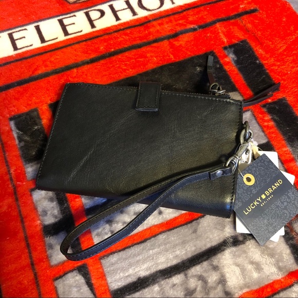 ❗️SOLD❗️NWT Lucky Brand Black Leather wristlet - Picture 6 of 8